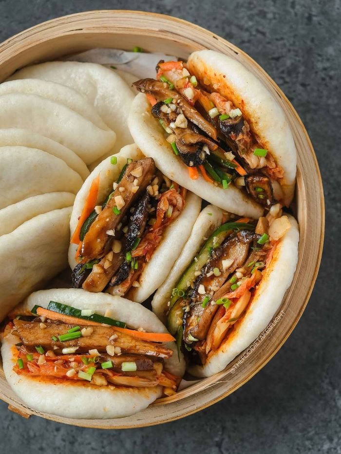 Bánh bao kẹp thịt thơm ngon, đậm đà, hấp dẫn
