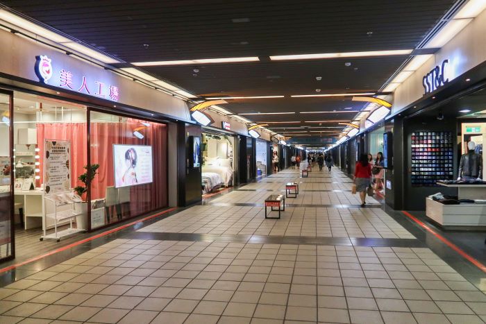 Trung tâm thương mại lớn cho du khách mua sắm ở Đài Bắc