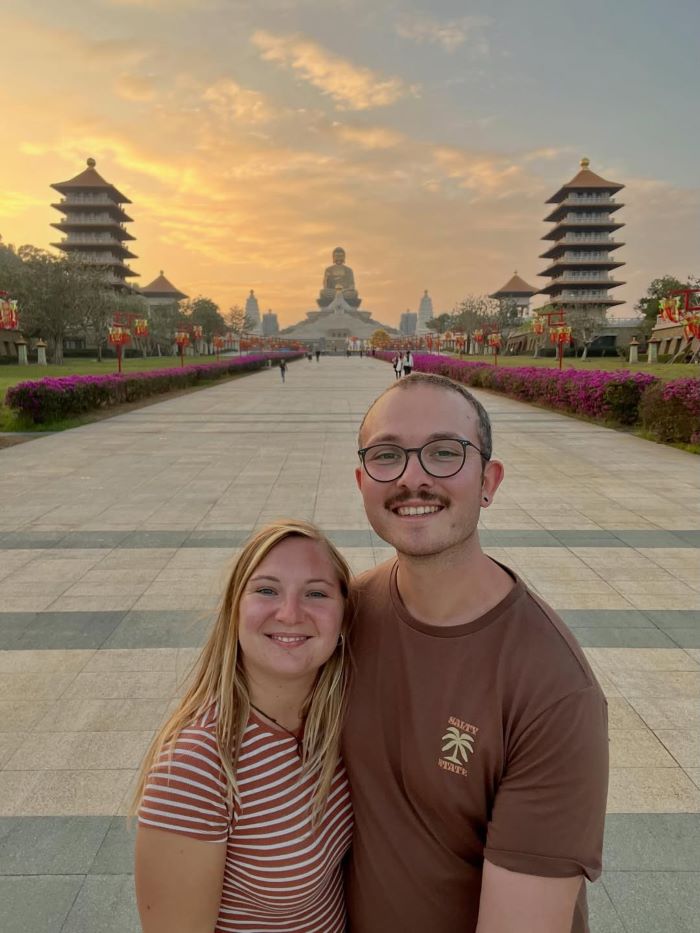 Tượng Phật đồ sộ, nguy nga giữa bầu trời Cao Hùng