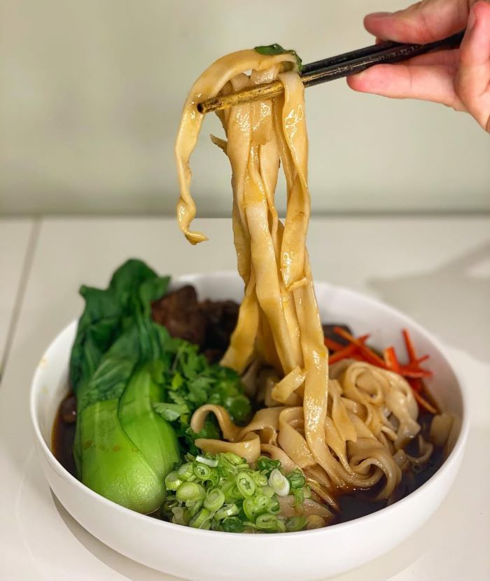 Những bát mì với nhiều topping khác nhau