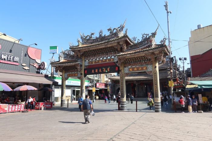 Tham quan, chiêm ngưỡng ngôi đền cổ ở phố cổ Lukang
