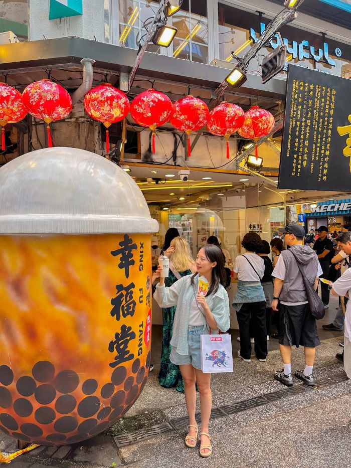 Không khí cả ngày và tối luôn sôi động náo nhiệt ở chợ đêm Ximending