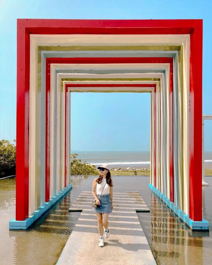 Du lịch đảo Cijin Cao Hùng không thể bỏ qua nhà thờ cầu vồng